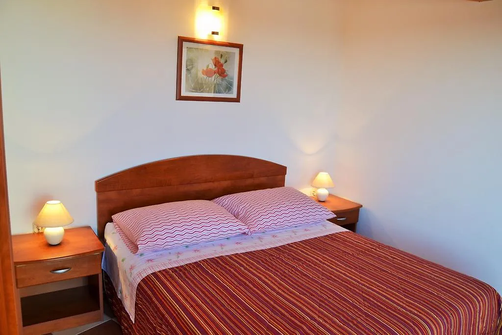 Apartments Green Village Premantura 0*,